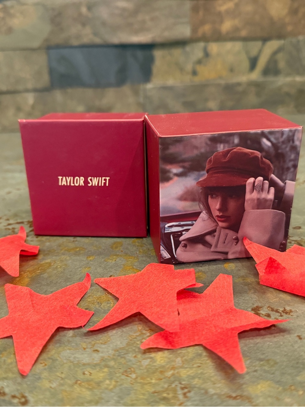 Taylor Swift Red Ring Box w RED TV Stars (no ring)